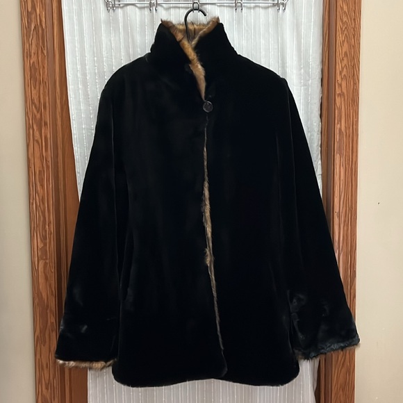 Tally-Ho Outerwear Soft Black Long Sleeve Faux Fur Button Front Coat size M - Picture 7 of 12